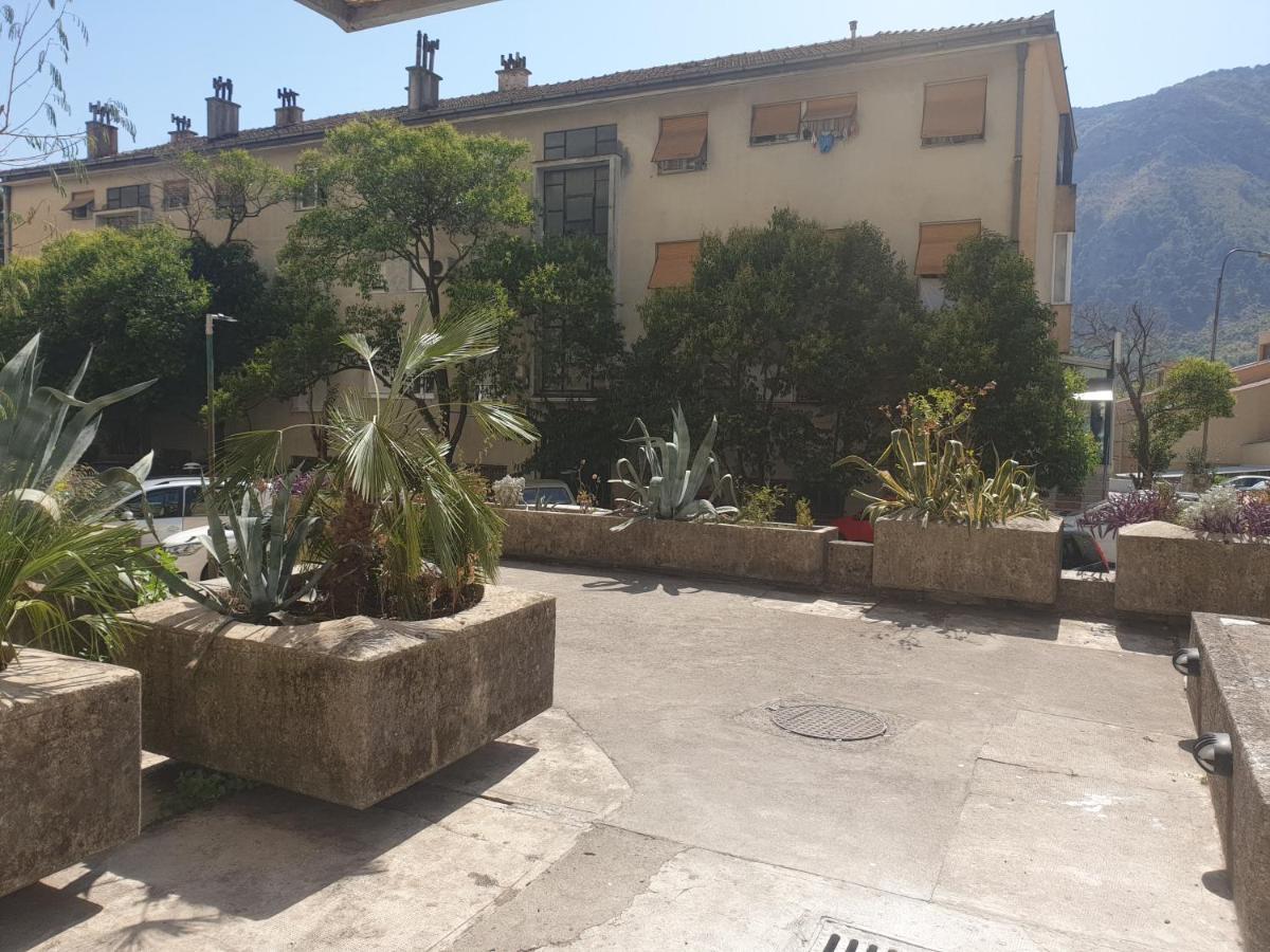 Apartment Diamond -Modern And Lovely Seaside Studio Apartment Kotor Exterior foto