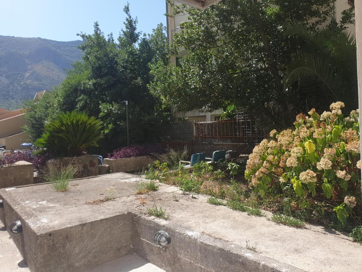 Apartment Diamond -Modern And Lovely Seaside Studio Apartment Kotor Exterior foto